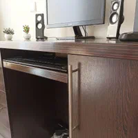 میز کامپیوتر/میز تحریر/جادار/چوبی/دارای کمد و کشو|میز تحریر و کامپیوتر|تهران, شمیران‌نو|دیوار