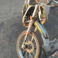 تریل 200 مدل 90|موتورسیکلت|پرند, فاز ۶|دیوار