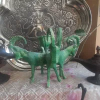 ترازوی قدیمی وشمعدان