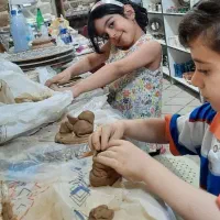 آموزش سفالگری و مینا کاری در پاساژ مهستان