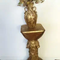 تعدادی گل و گلدان|گل مصنوعی|ایلام, |دیوار