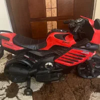 موتور شارژی و ماشین شارژی در حد نو|اسباب‌بازی بچه|تهران, تهرانپارس جنوبی|دیوار