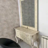 آینه دراور یا آینه کنسول کرم رنگ ۱/۹۰۰ تومن|بوفه، ویترین، کنسول|تهران, فردوس|دیوار