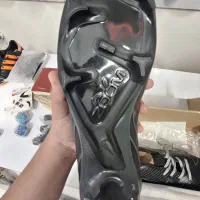 کفس فوتبال ایرزوم|ورزش‌های توپی|تهران, آزادشهر|دیوار