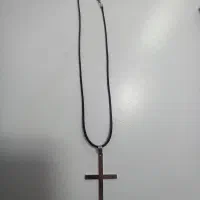 گردنبند صلیب.