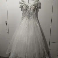 لباس عروس سفید سنگ کاری شده|لباس|ارومیه, |دیوار