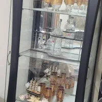 ویترین به همراه میز آرایش و آینه