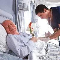 پرستار خانم برای مراقبت از بیمار