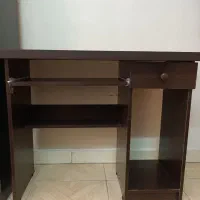 میز کامپیوتر ، کتابخانه