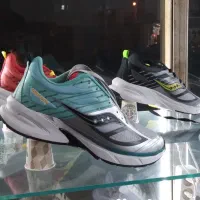 فروش عمده و خرده انواع کفش و کتونی اورجینال