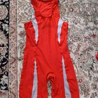 چنددست لباس کشتی و کفش کشتی