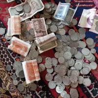 تعدادی سکه قدیمی دارم زیر قیمت بازار