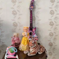 تعدادی عروسک نو موزیکال دخترانه با جعبه