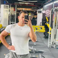 مربی فیتنس و حرکات اصلاحی مشاور استایل