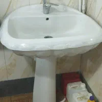روشویی بزرگ وپایه دار