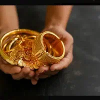 ۲۰۰ گرم طلا در حد نو به قیمت ٪۱ بالای تابلو