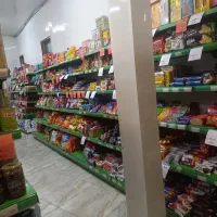 استخدام دو خانم فروشنده