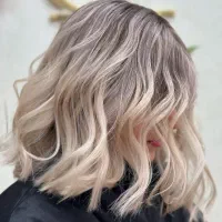رنگ و لایت تخصصی  کراتین و احیای حرفه‌ای مو