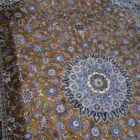 فرش دستباف کاشان رنگ زمینه اجری گل ابریشم۱۲م
