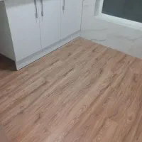 شاگرد کمکی نصب پارکت