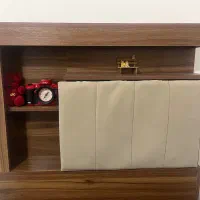 تخت به همراه تشک و پایه و میز ارایش دراور