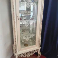 گنجه به همراه وسایل تزئینی