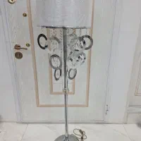 اواژر ایستاده چراغ خوابی