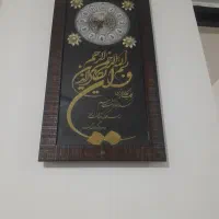 ساعت دیواری در حد نو.