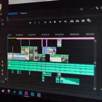 تدوینگر و ادیتور هستم (عصر تماس بگیرید)