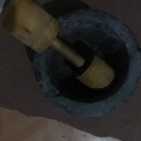 یانه سنگی قدیمی به همراه دسته چوبی قدیمی عتیقه|کلکسیون اشیاء عتیقه|نجفآباد, ویلاشهر|دیوار