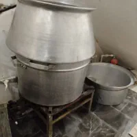 دیگ روحی دو عدد با اجاق گاز 2عدد.