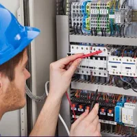 تعمیرکار برق صنعتی و خانگی و مخابرات سیار