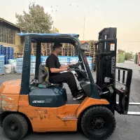 استخدام راننده لیفتراک