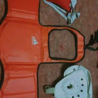 سه محافظ ورزشی. هوگو. کلاه. کاپ