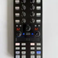 دی جی کنترلر X1 MK2 تمیز