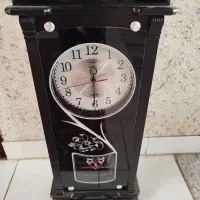 ساعت دیواری سالم تمیز