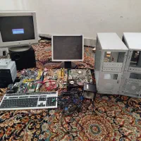 تعدادی قطعات کامپیوتر