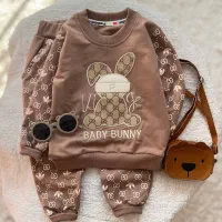 فروشنده لباس کودک و نوجوان