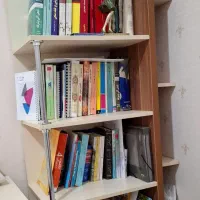 کتابخانه خیلی شیک و تمیز