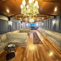 کارگر با تجربه قهوه‌ خانه