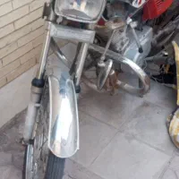 هوندا ۱۲۵ مدل ۸۳ دارای برگ سبز و کارت سوخت