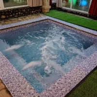 ویلااستخرآب گرم.