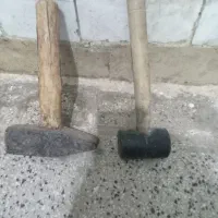 پتک دوعدد یکی آهنی یکی پوتک بنایی