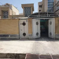 فروش نقدی یا معاوضه ویلایی ۳۰۰ متری/درب ۲/عرض۱۰