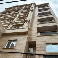 ساختمان-پزشکان-با-پارکینگ-چهار-راه-گلسار