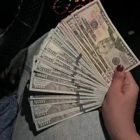 فروشنده تلفنی نیاز دارم