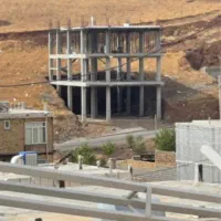 سه-طبقه-مستقل-با-یک-مغازه-تجاری