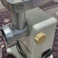 دوعددچرخ گوشت سالم فروشی تکی هم فروشی است