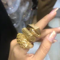 دستبند کارتیر|بدلیجات|بندر انزلی, دهکده ساحلی|دیوار