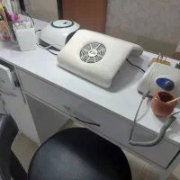 میز دونفره کاشت ناخن به همراه استند کمد دار|آرایشگاه و سالنهای زیبایی|فولادشهر, B2|دیوار